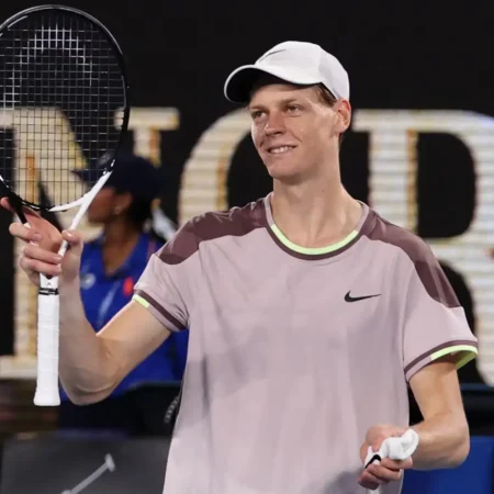 Sinner raggiunge un traguardo senza precedenti nella storia del tennis italiano durante l’Open d’Australia.