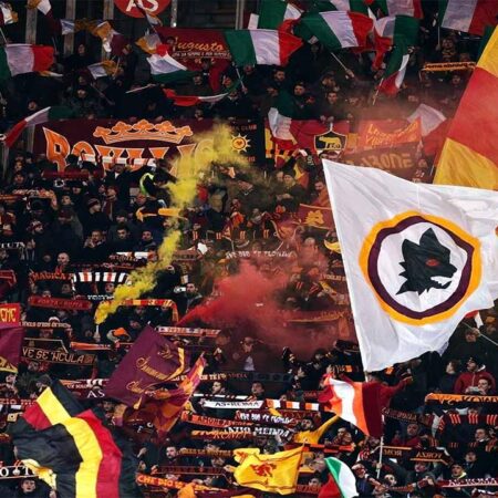 Tifosi della Roma divisi riguardo all’esonero di José Mourinho.