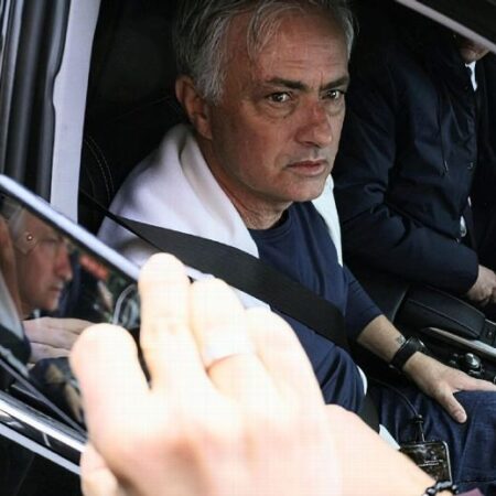 Roma reagisce prontamente e annuncia un nome sorprendente come nuovo allenatore dopo il licenziamento di Mourinho.