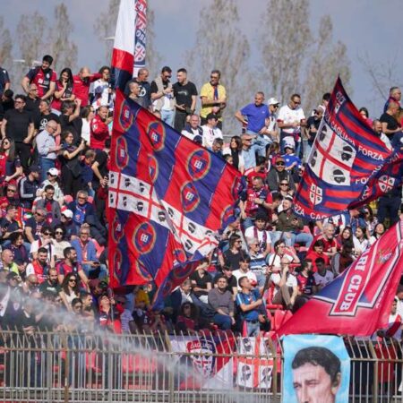 Serie A: I tifosi del Cagliari pronti a invadere Reggio Emilia