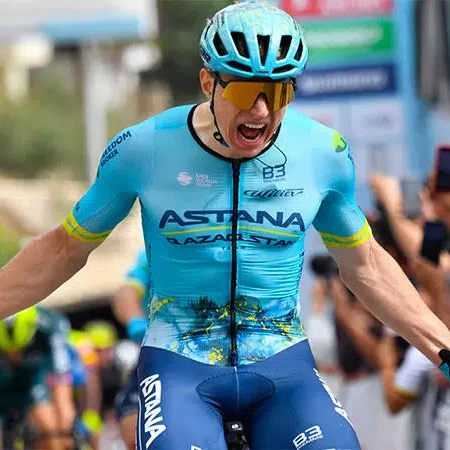 Astana perde il suo principale velocista al Giro d’Italia, il ciclista soffre di problemi respiratori