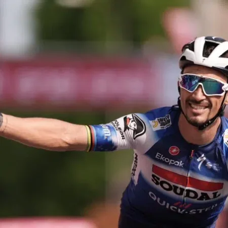 Julian Alaphilippe ha disobbedito agli ordini della squadra per vincere al Giro d’Italia “cosa sta facendo?” ha chiesto il CEO della squadra