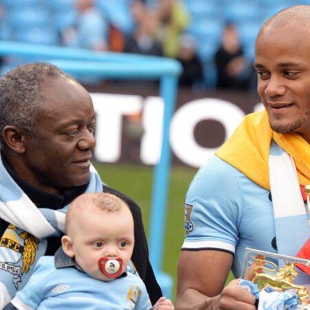 Il padre rivela che il Chelsea ha cercato di firmare Kompany