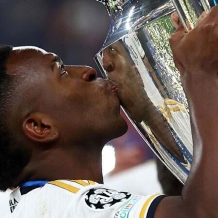 Vinícius Júnior eletto miglior giocatore della Champions League, centrocampista portoghese incluso nella Squadra dell’Anno