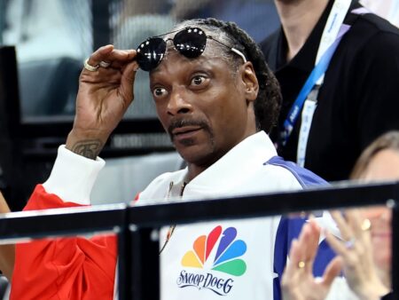 Parigi 2024: Snoop Dogg assume Michael Phelps come insegnante di nuoto