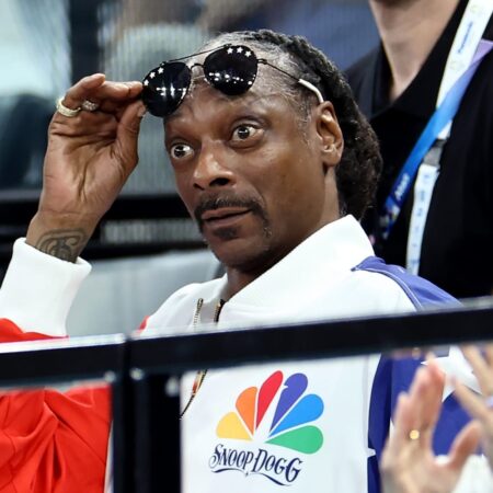 Parigi 2024: Snoop Dogg assume Michael Phelps come insegnante di nuoto