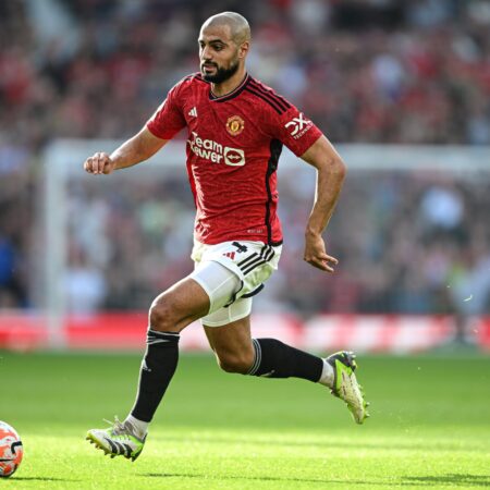 Il Manchester United restituisce Amrabat alla Fiorentina