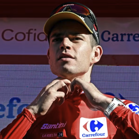 Vuelta: la vittoria è sfuggita ancora a Van Aert, ma ora indossa la maglia rossa