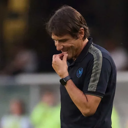 Conte ammette il problema del Napoli: “Possono arrivare due, tre, quattro rinforzi”