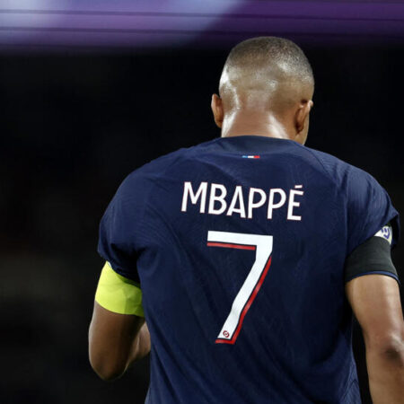 Mercoledì mattina, i rappresentanti di Kylian Mbappé e del Paris Saint-Germain si sono presentati davanti al comitato giuridico della Ligue de Football Professionnel (LFP).