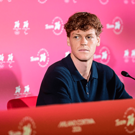 Il tennista numero uno al mondo, Jannik Sinner, sarà ambasciatore dei Giochi Olimpici invernali del 2026 nel suo paese.