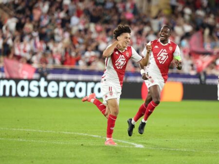 Maghnes Akliouche ha espresso la sua gioia dopo la partita tra il Monaco e il Barcellona, che i monegaschi hanno vinto, nella 1ª giornata della nuova edizione della Champions League.