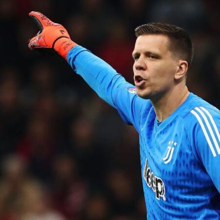 Wojciech Szczesny (34 anni) ha preso un volo privato da Malaga a Barcellona questa mattina per sottoporsi a visite mediche prima di firmare un contratto di un anno con il gigante catalano come sostituto di Ter Stegen.