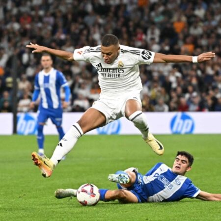 L’avventura madrilena di Kylian Mbappé ha subito il suo primo colpo, poiché l’attaccante è stato diagnosticato con un infortunio dopo essere stato sostituito durante la partita contro l’Alavés, martedì sera.