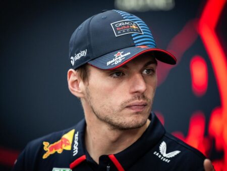 L’olandese Max Verstappen (Red Bull) è stato sanzionato questo venerdì con l’obbligo di svolgere lavori socialmente utili per aver utilizzato un linguaggio volgare durante la conferenza stampa prima del Gran Premio di Singapore di Formula 1.