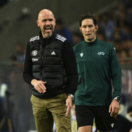 Ten Hag chiede tempo fino a fine stagione, la stampa parla di “finale” con l’Aston Villa