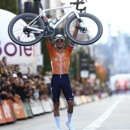 Mathieu van der Poel incoronato campione del mondo di sterrato