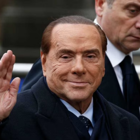 I sostenitori di Silvio Berlusconi chiedono di vendere il Monza