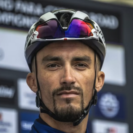 Julian Alaphilippe: Un nuovo inizio in Portogallo con la Tudor Pro Cycling