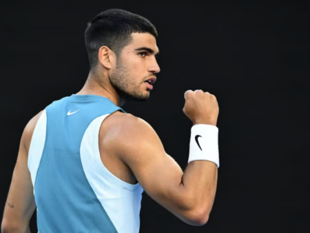 Alcaraz Trionfa in Tre Set Contro Shevchenko al Primo Turno dell’Australian Open