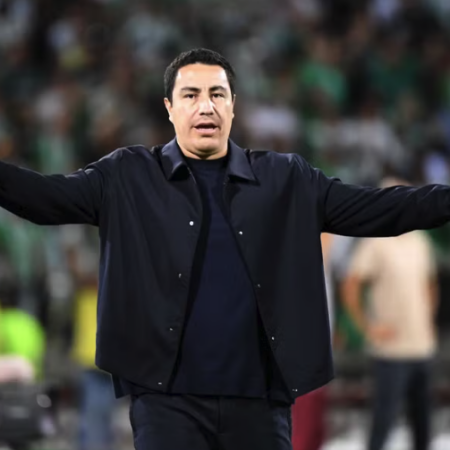 Efrain Juárez lascia l’Atlético Nacional: un addio tra successi e polemiche