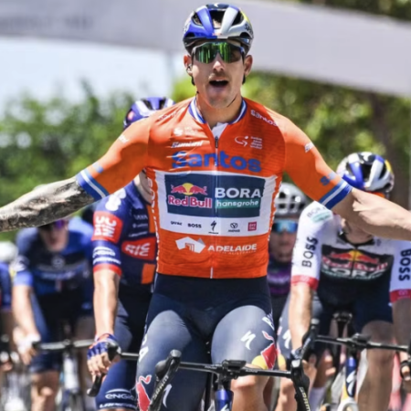 Sam Welsford domina il Tour Down Under: doppietta e leadership rafforzata