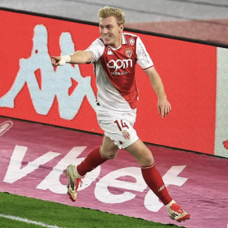 Mika Biereth, il nuovo bomber del Monaco che sfida il PSG