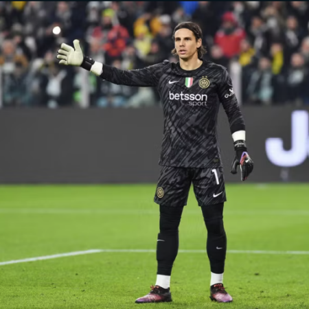 Yann Sommer si infortuna alla mano: rischio forfait contro il Napoli