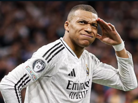 Kylian Mbappé segna una tripletta contro il Manchester City e analizza il futuro del Real Madrid